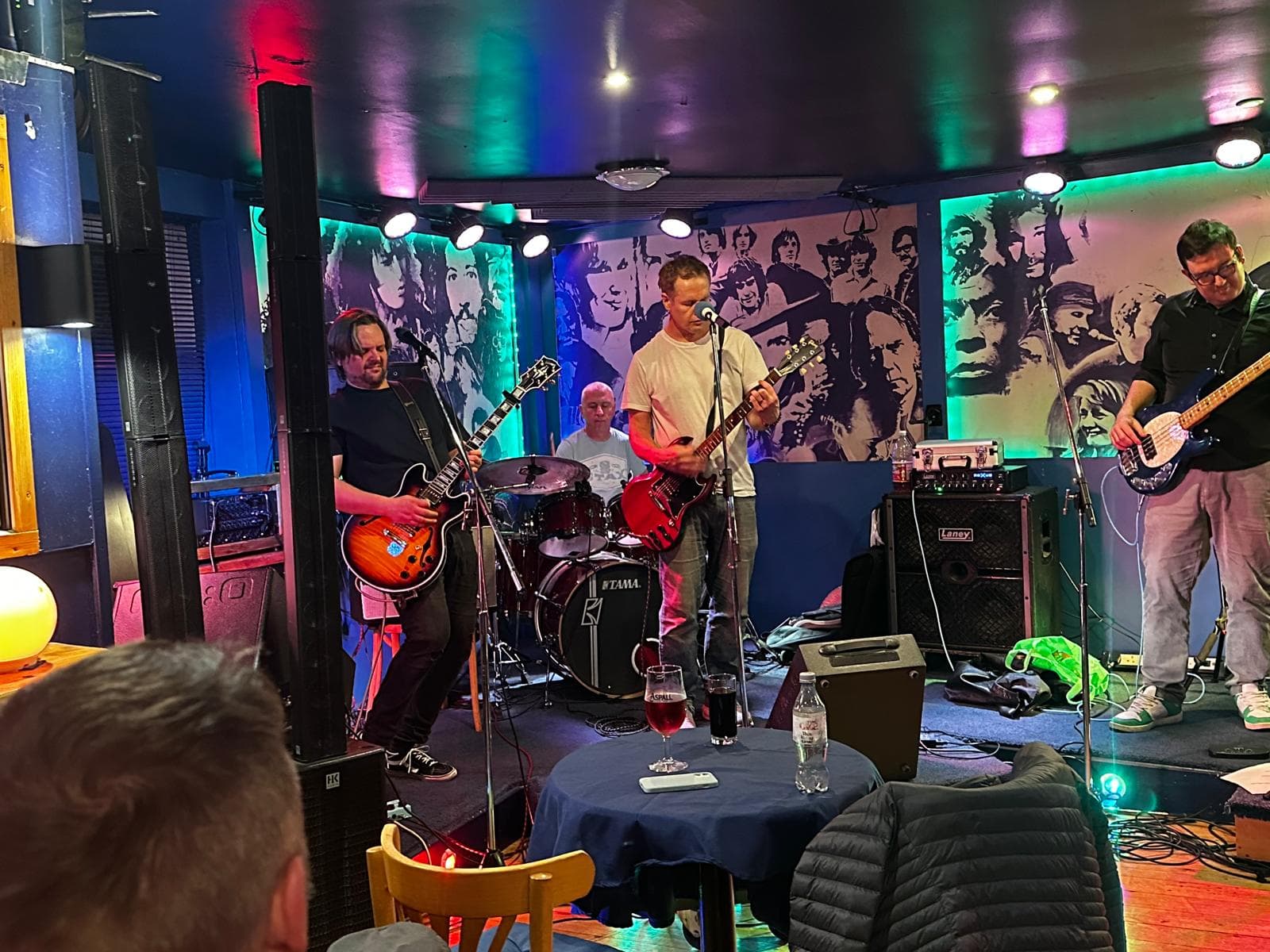 Stereofakeits live at Tower of Song